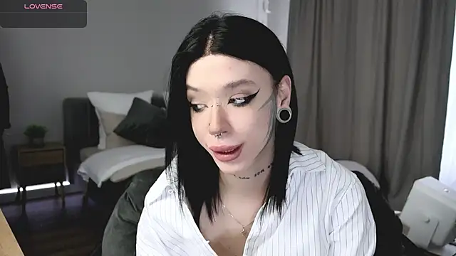 Dasha M online show from April 2026 11:37:01 AM