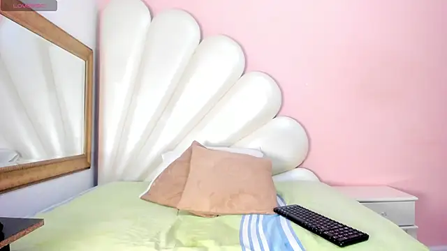 Snapshot of Ally_Parkeer_ chatting on February 2025 05:36:02 PM Ally Parkeer online show from February 2025 05:36:02 PM