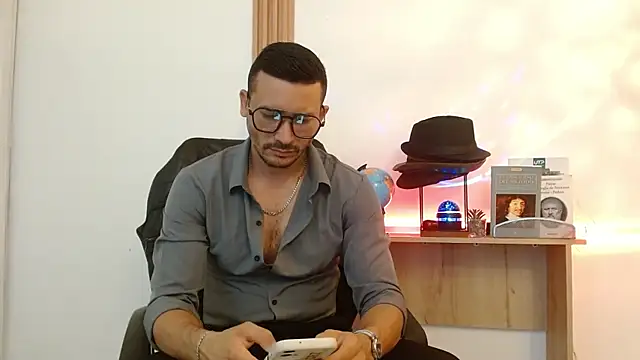 Reiko 85  online show from November 2025 07:45:02 PM