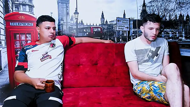 Snapshot of threesome_sexy_hot chatting on February 2025 10:10:02 AM threesome sexy hot online show from February 2025 10:10:02 AM