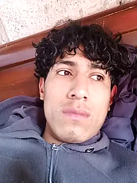 Snapshot of alexander32r chatting on September 2025 03:02:02 PM alexander32r online show from September 2025 03:02:02 PM