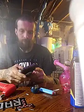 Snapshot of Whipit323 chatting on December 2024 11:22:02 AM Whipit323 online show from December 2024 11:22:02 AM