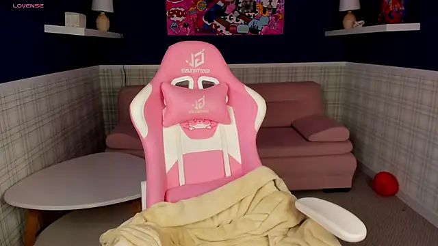 Jennifer Wadee online show from March 2025 11:53:01 PM