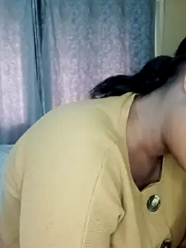 Luciouslips00 online show from November 2025 07:30:01 AM