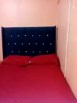 Luciouslips00 online show from February 2026 02:24:02 PM