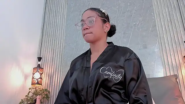 Snapshot of Alahia_Baiter chatting on December 2024 05:40:02 PM Alahia Baiter online show from December 2024 05:40:02 PM