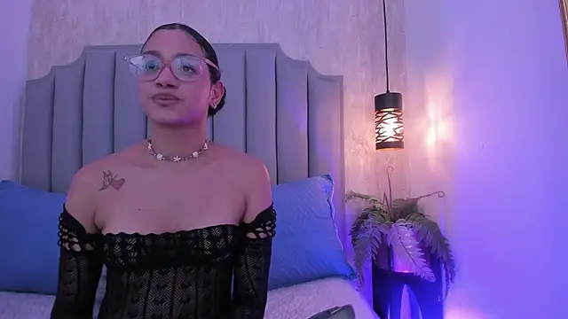 Snapshot of Alahia_Baiter chatting on March 2025 03:31:01 PM Alahia Baiter online show from March 2025 03:31:01 PM