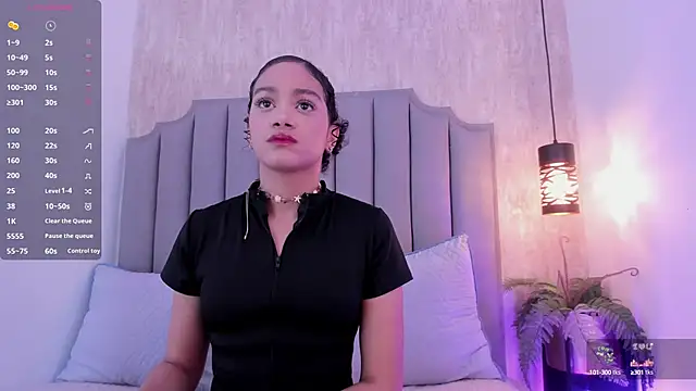 Snapshot of Alahia_Baiter chatting on March 2025 12:23:02 PM Alahia Baiter online show from March 2025 12:23:02 PM