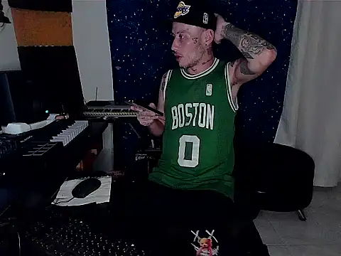 Snapshot of patrik_tattoo_ chatting on December 2024 04:27:02 AM patrik tattoo online show from December 2024 04:27:02 AM