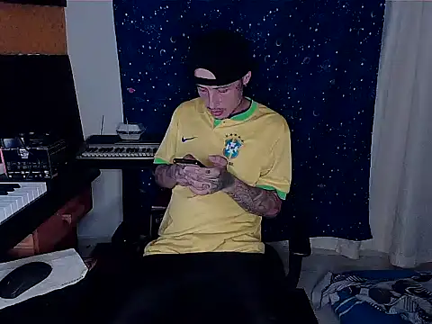 Snapshot of patrik_tattoo_ chatting on January 2025 04:50:01 AM patrik tattoo online show from January 2025 04:50:01 AM