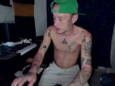 Snapshot of patrik_tattoo_ chatting on January 2025 07:25:02 AM patrik tattoo online show from January 2025 07:25:02 AM