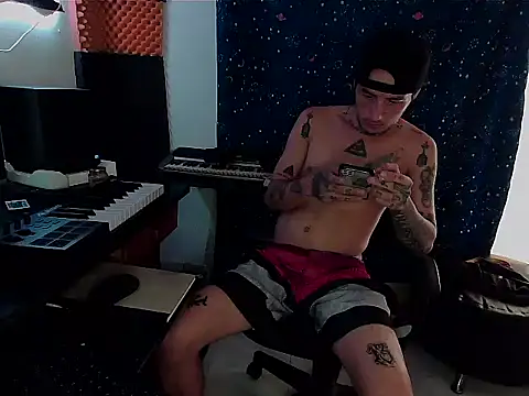 Snapshot of patrik_tattoo_ chatting on February 2025 10:15:02 PM patrik tattoo online show from February 2025 10:15:02 PM