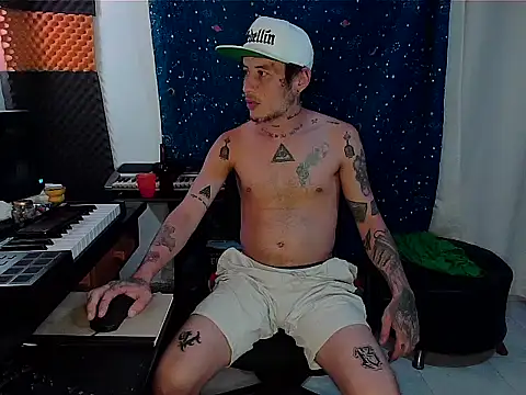 Snapshot of patrik_tattoo_ chatting on February 2025 02:29:02 AM patrik tattoo online show from February 2025 02:29:02 AM