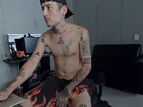 Snapshot of patrik_tattoo_ chatting on March 2026 06:11:02 PM patrik tattoo online show from March 2026 06:11:02 PM