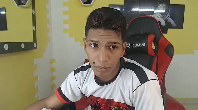 mau elixxx online show from December 2024 07:18:02 PM