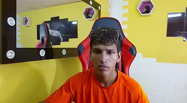 mau elixxx online show from January 2025 05:30:01 AM