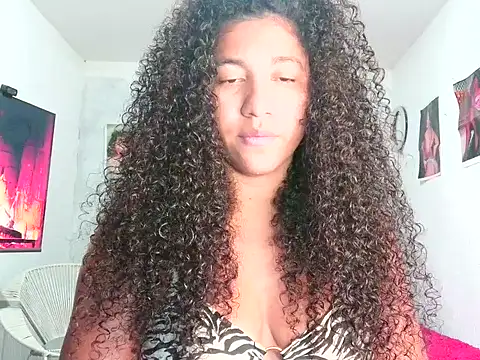Snapshot of bellacrespalatina chatting on May 2026 10:15:02 PM bellacrespalatina online show from May 2026 10:15:02 PM