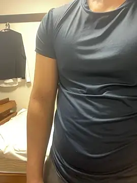 YU-KI00 online show from October 2025 12:19:02 PM