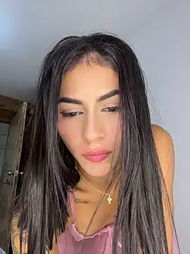 Snapshot of emilie_xx_ chatting on May 2026 04:09:02 AM emilie xx online show from May 2026 04:09:02 AM