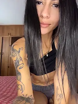 Snapshot of emilie_xx_ chatting on May 2026 03:50:01 PM emilie xx online show from May 2026 03:50:01 PM