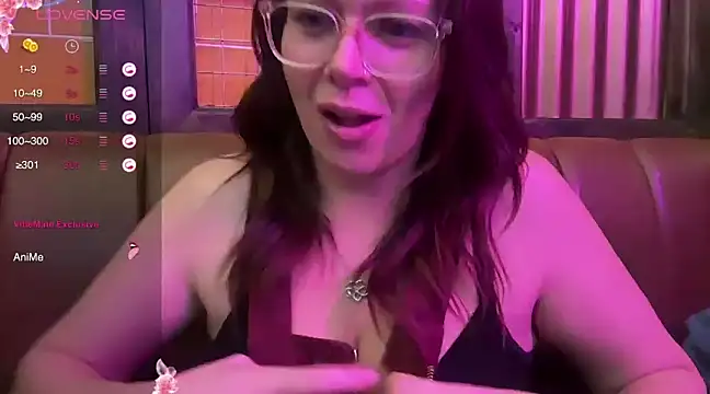 Snapshot of MelodyRoseUk chatting on December 2024 07:43:02 PM MelodyRoseUk online show from December 2024 07:43:02 PM