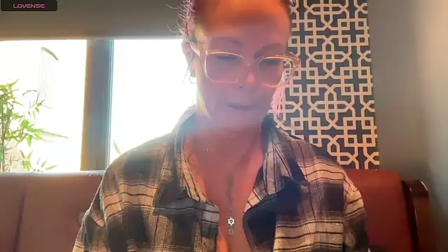 Snapshot of MelodyRoseUk chatting on October 2025 11:58:01 AM MelodyRoseUk online show from October 2025 11:58:01 AM