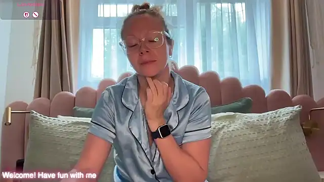 MelodyRoseUk online show from May 2026 08:09:02 AM