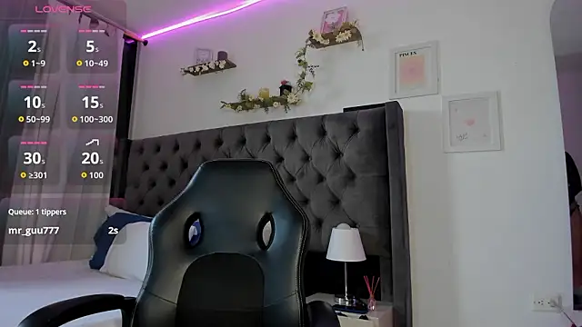 Amiirra  online show from March 2026 10:25:01 PM