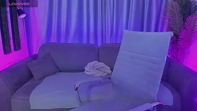 Eva Millss online show from January 2025 04:15:01 PM