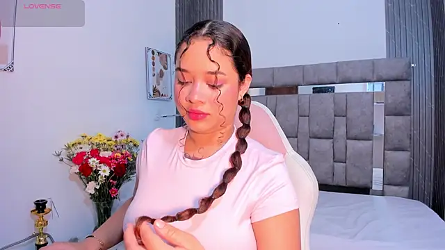 zulyjones online show from November 2025 12:49:01 PM