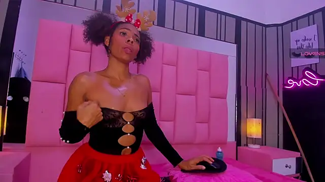 Snapshot of Brithanyslim chatting on December 2024 07:51:01 PM Brithanyslim online show from December 2024 07:51:01 PM