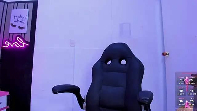 Snapshot of Brithanyslim chatting on December 2024 11:10:02 PM Brithanyslim online show from December 2024 11:10:02 PM