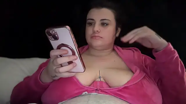 Snapshot of curvybabesx1 chatting on October 2025 07:36:02 PM curvybabesx1 online show from October 2025 07:36:02 PM