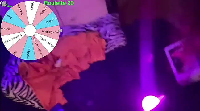 Snapshot of Luna_Artemis chatting on January 2025 04:32:02 PM Luna Artemis online show from January 2025 04:32:02 PM