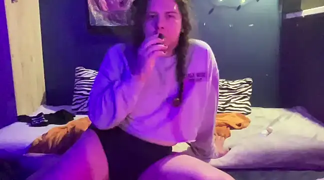 Snapshot of Luna_Artemis chatting on March 2025 09:37:01 PM Luna Artemis online show from March 2025 09:37:01 PM