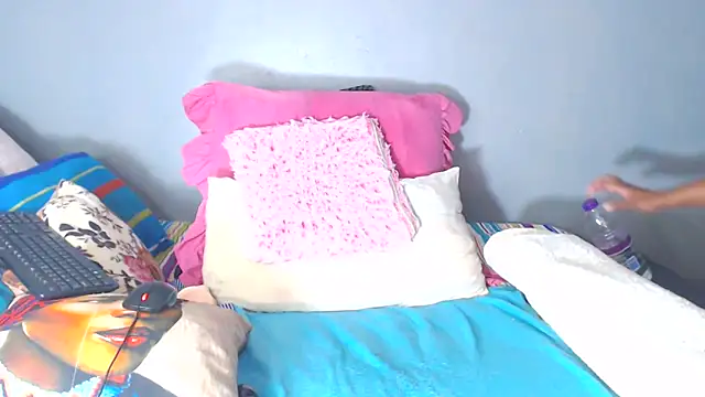 Snapshot of KinkyTall85 chatting on May 2026 12:11:02 PM KinkyTall85 online show from May 2026 12:11:02 PM