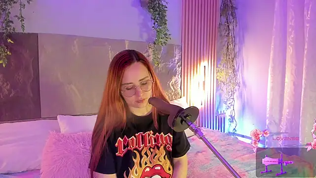 centaurigirl online show from February 2026 03:33:01 AM