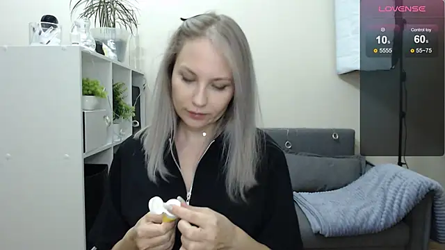 Snapshot of Sunny_bunny6 chatting on December 2024 05:08:01 PM Sunny bunny6 online show from December 2024 05:08:01 PM