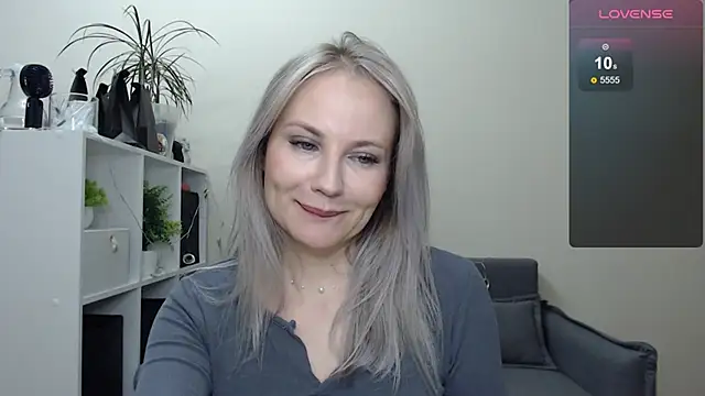 Snapshot of Sunny_bunny6 chatting on January 2025 02:10:02 AM Sunny bunny6 online show from January 2025 02:10:02 AM