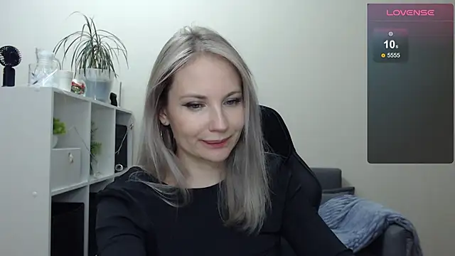 Snapshot of Sunny_bunny6 chatting on January 2025 12:17:02 AM Sunny bunny6 online show from January 2025 12:17:02 AM
