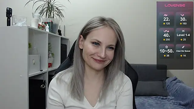 Snapshot of Sunny_bunny6 chatting on February 2025 08:37:01 PM Sunny bunny6 online show from February 2025 08:37:01 PM