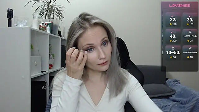 Snapshot of Sunny_bunny6 chatting on February 2025 11:48:01 PM Sunny bunny6 online show from February 2025 11:48:01 PM