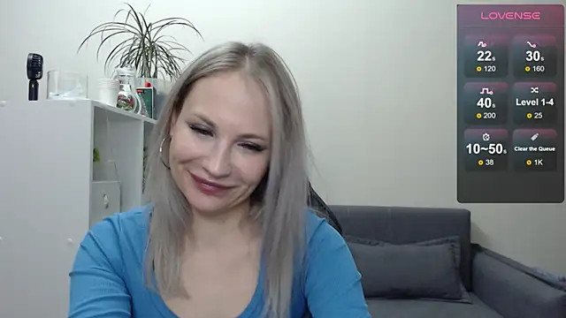 Snapshot of Sunny_bunny6 chatting on February 2025 06:35:01 PM Sunny bunny6 online show from February 2025 06:35:01 PM