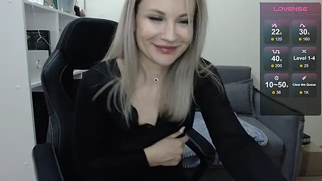 Snapshot of Sunny_bunny6 chatting on February 2025 09:41:01 AM Sunny bunny6 online show from February 2025 09:41:01 AM