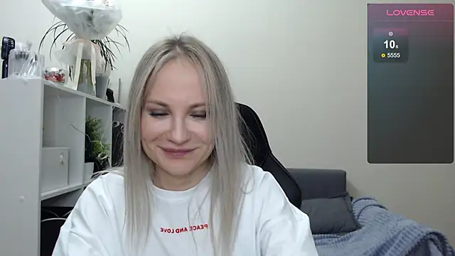 Snapshot of Sunny_bunny6 chatting on February 2025 07:09:01 PM Sunny bunny6 online show from February 2025 07:09:01 PM
