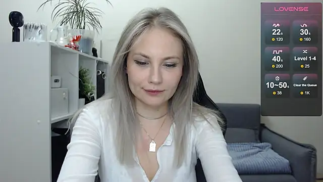 Snapshot of Sunny_bunny6 chatting on February 2025 05:26:01 PM Sunny bunny6 online show from February 2025 05:26:01 PM