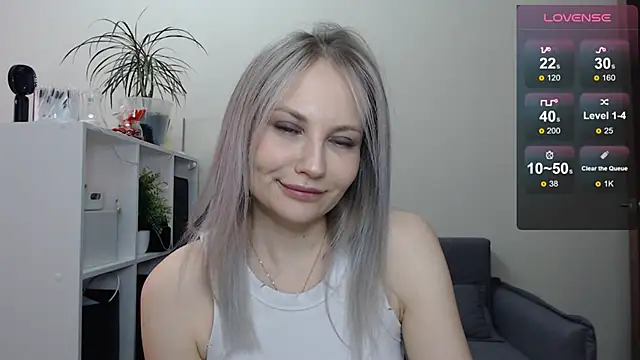 Snapshot of Sunny_bunny6 chatting on March 2025 06:23:01 AM Sunny bunny6 online show from March 2025 06:23:01 AM