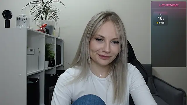 Snapshot of Sunny_bunny6 chatting on March 2025 07:38:01 PM Sunny bunny6 online show from March 2025 07:38:01 PM