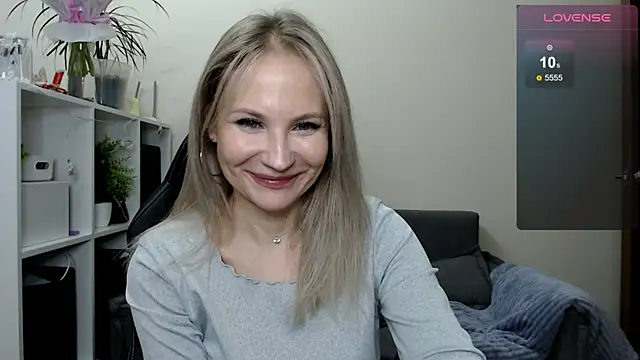 Snapshot of Sunny_bunny6 chatting on March 2025 12:42:02 AM Sunny bunny6 online show from March 2025 12:42:02 AM