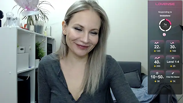 Snapshot of Sunny_bunny6 chatting on March 2025 04:32:01 AM Sunny bunny6 online show from March 2025 04:32:01 AM